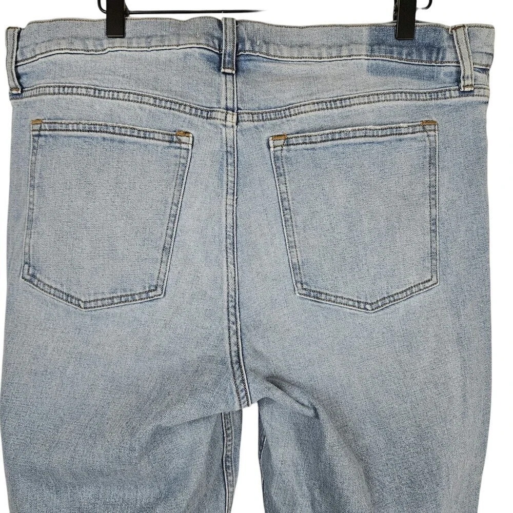 Abercrombie & Fitch The Mom‎ High Rise Jeans Womens 18L Light Wash Distressed